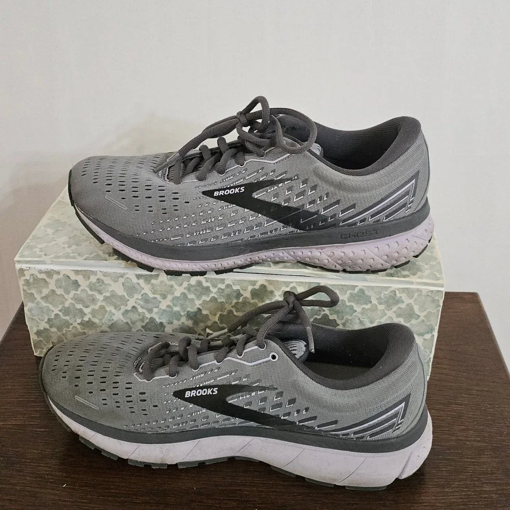 Brooks Ghost 13 Grey Black Running Shoes Mens 10 Wide D 1203381D084 Sneaker